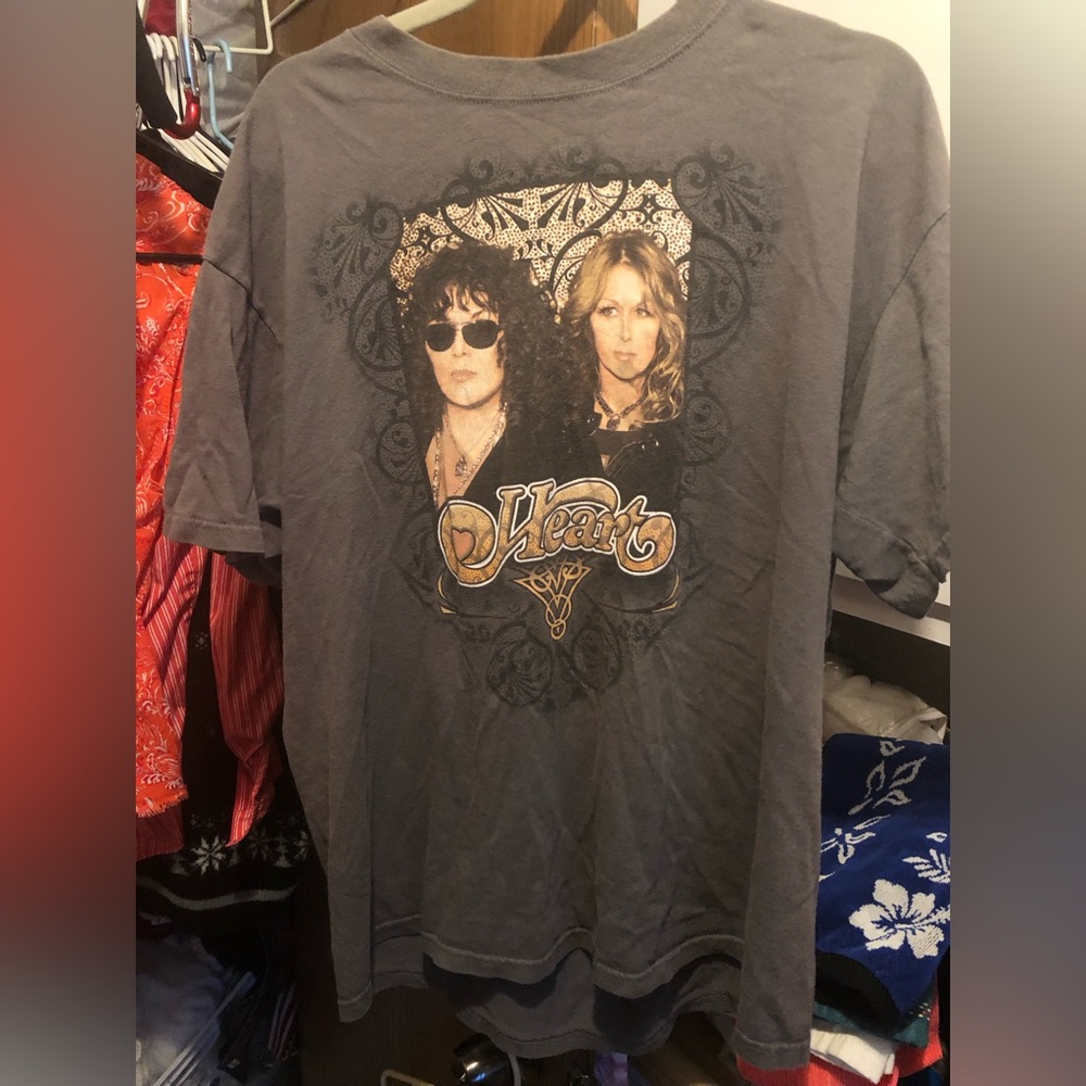 COPY - ❤️2009 Heart Concert Tee- 905 $50 or $45 w/offer